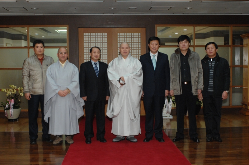 2010.01.12_중국 도문시 종교국 관계자 예방 (16)